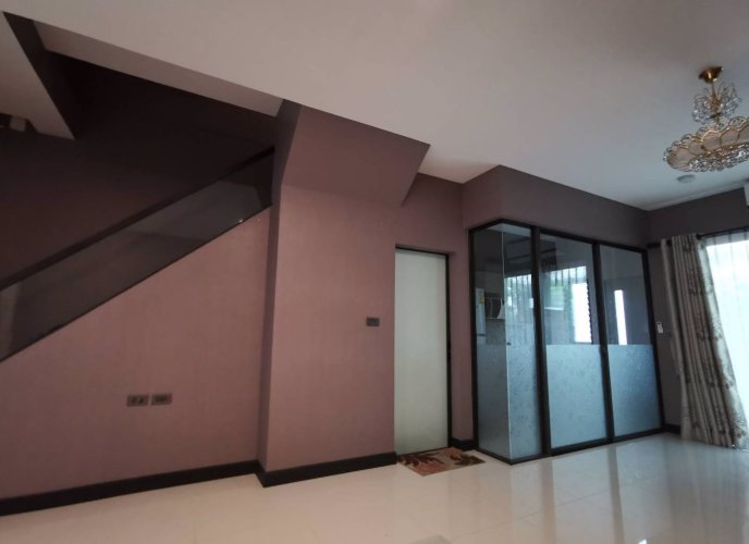 ให้เช่าทาวน์โฮม-3-ชั้น-โครงการเดอะแลนด์มาร์ค-เอกมัย-รามอินทรา-ซอยสุคนธสวัสดิ์-25-บ้านสวย-น่าอยู่-ทำเ