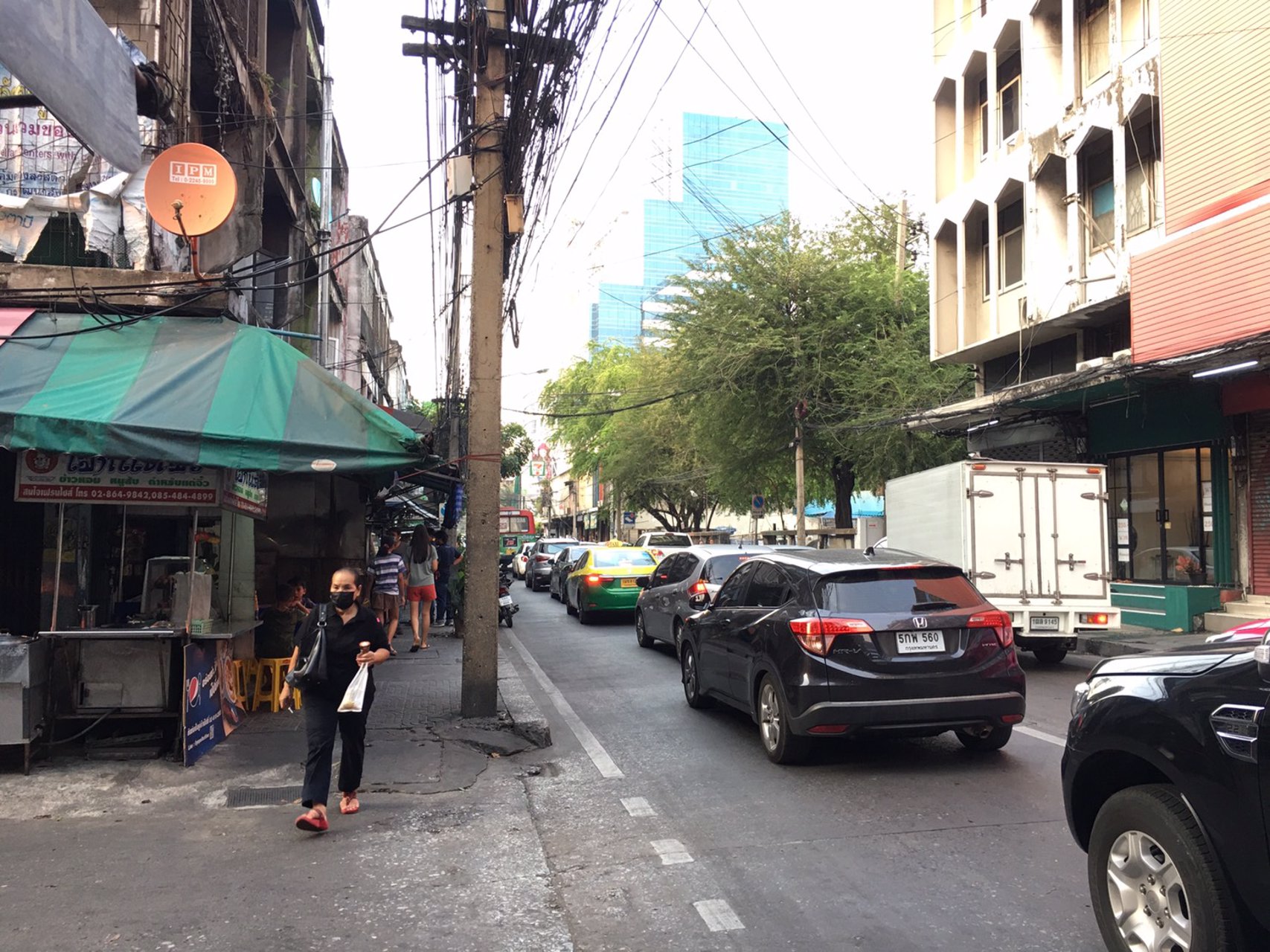 ให้เช่าชั้นล่าง-อาคารพาณิชย์-พื้นที่-30-ตรม-ติดถนนใหญ่-สุขุมวิท-42-ทำเลดี