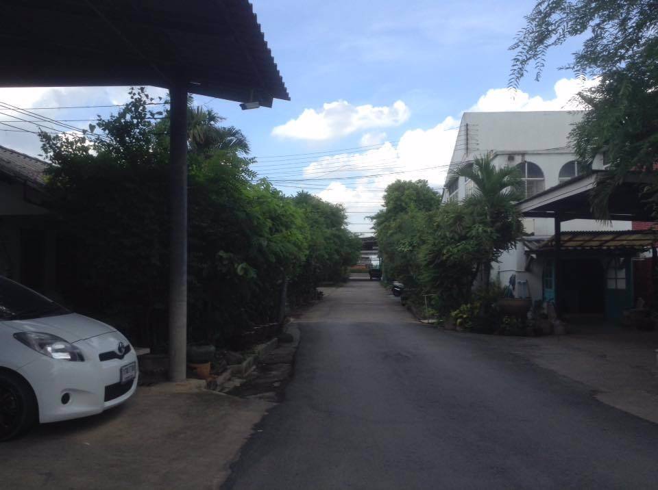 ขายที่ดิน-ติดถนนวิภาวดี-ขาออก-เนื้อที่-4-ไร่-3-งาน-92-ตรว-ที่สวยมาก-หน้ากว้าง-ที่ติดถนนทั้ง-2-ด้าน-ท