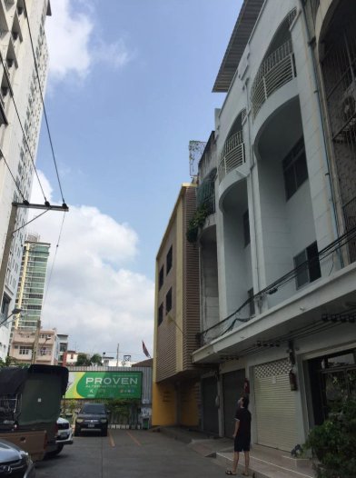 ให้เช่าอาคารพาณิชย์-4-ชั้น-2-คูหา-มีดาดฟ้า-ซอยสุขุมวิท-71-ใกล้รถไฟฟ้าพระโขนง-เดินทางสะดวก-เหมาะอาศัย