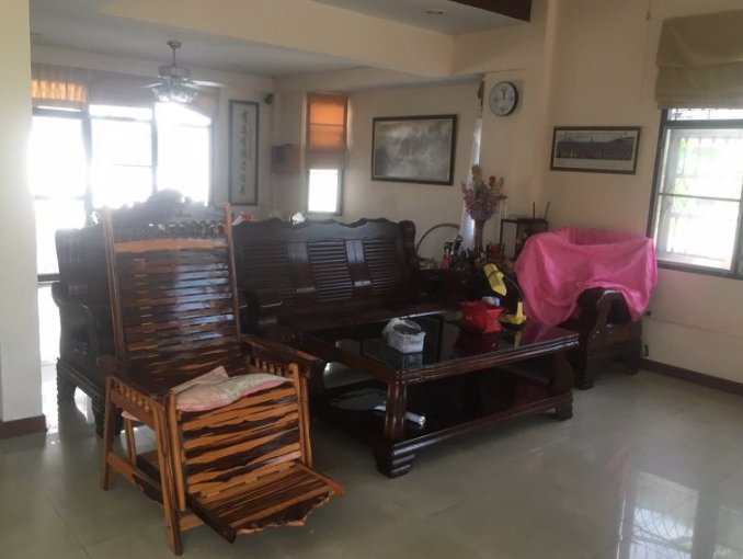 ให้เช่าบ้านเดี่ยว-2-ชั้น-หมู่บ้านสวนพงษ์เพชร-มีเนื้อที่กว้าง-97-ตรว-ร่มรื่น-น่าอยู่-ใกล้เมืองทอง