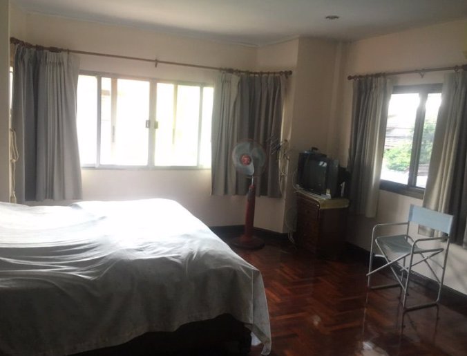 ให้เช่าบ้านเดี่ยว-2-ชั้น-หมู่บ้านสวนพงษ์เพชร-มีเนื้อที่กว้าง-97-ตรว-ร่มรื่น-น่าอยู่-ใกล้เมืองทอง