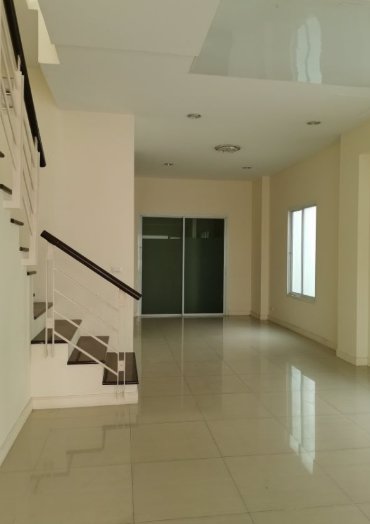 ให้เช่าทาวน์โฮม-3-ชั้น-โครงการพรีเมี่ยมเพลส-5-รามอินทรา-40-เหมาะอาศัย-ทำออฟฟิส-เดินทางสะดวก