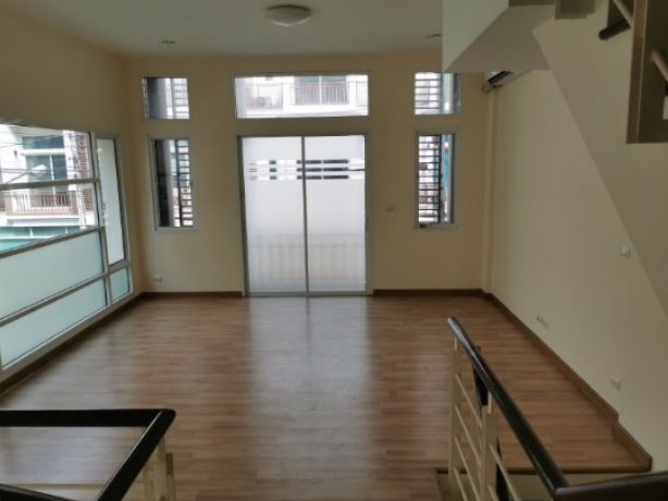 ให้เช่าทาวน์โฮม-3-ชั้น-โครงการพรีเมี่ยมเพลส-5-รามอินทรา-40-เหมาะอาศัย-ทำออฟฟิส-เดินทางสะดวก