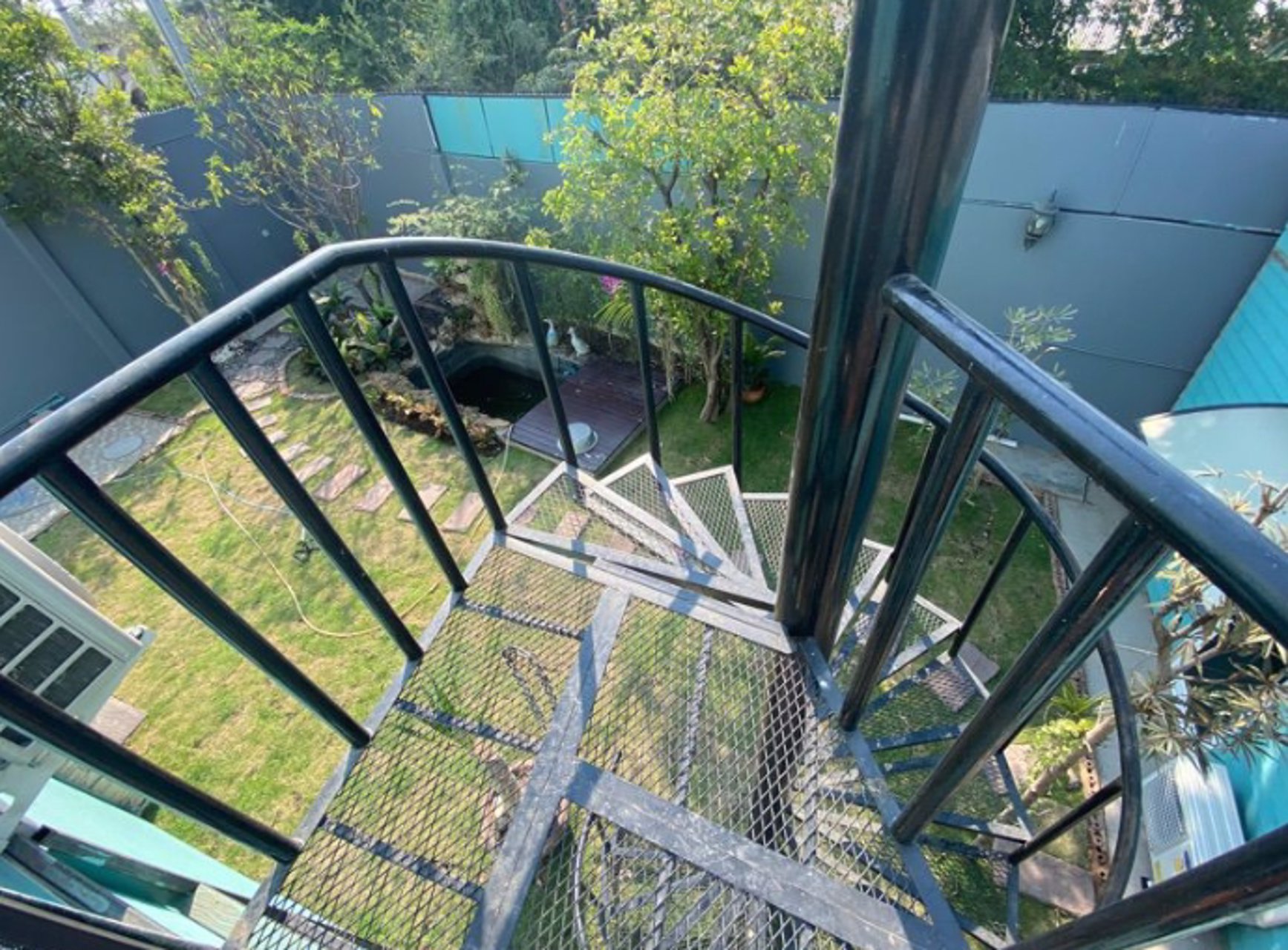 b402-ให้เช่า-ทาวน์โฮม-2-ชั้น-หมู่บ้านอินดี้2-ถบางนาตราด-กม7-บ้านหลังมุม-มีพื้นที่-ตกแต่งสวย-มีเฟอร