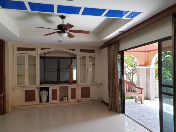 ขาย-และ-ให้เช่า-บ้านเดี่ยวหลังใหญ่-2-ชั้น-หมู่บ้านเมืองเอก-รังสิต-เนื้อที่-195-ตรว-ถเอกบูรพา-ใกล้