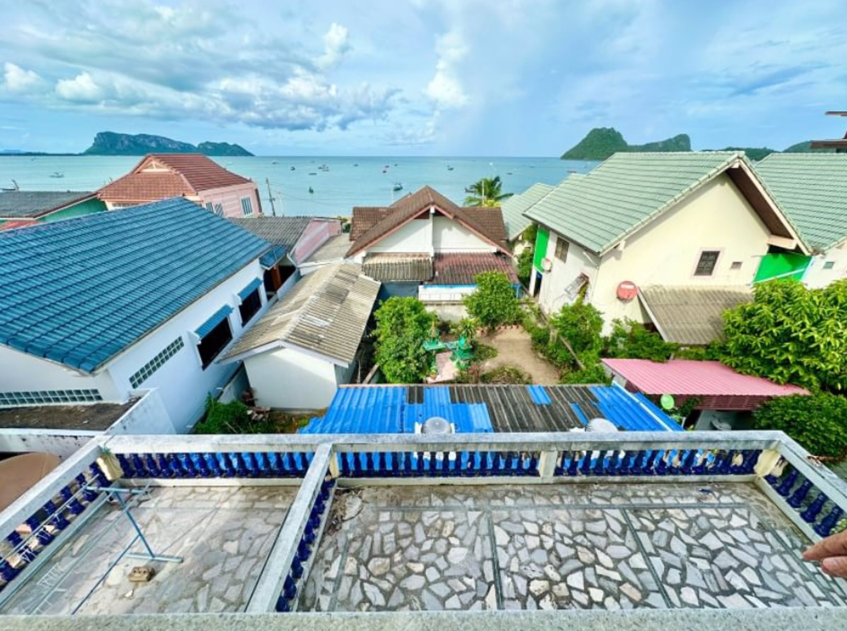 ขาย-ตึกแถว-3-ชั้น-3-คูหา-ทะเล-อ่าวประจวบ