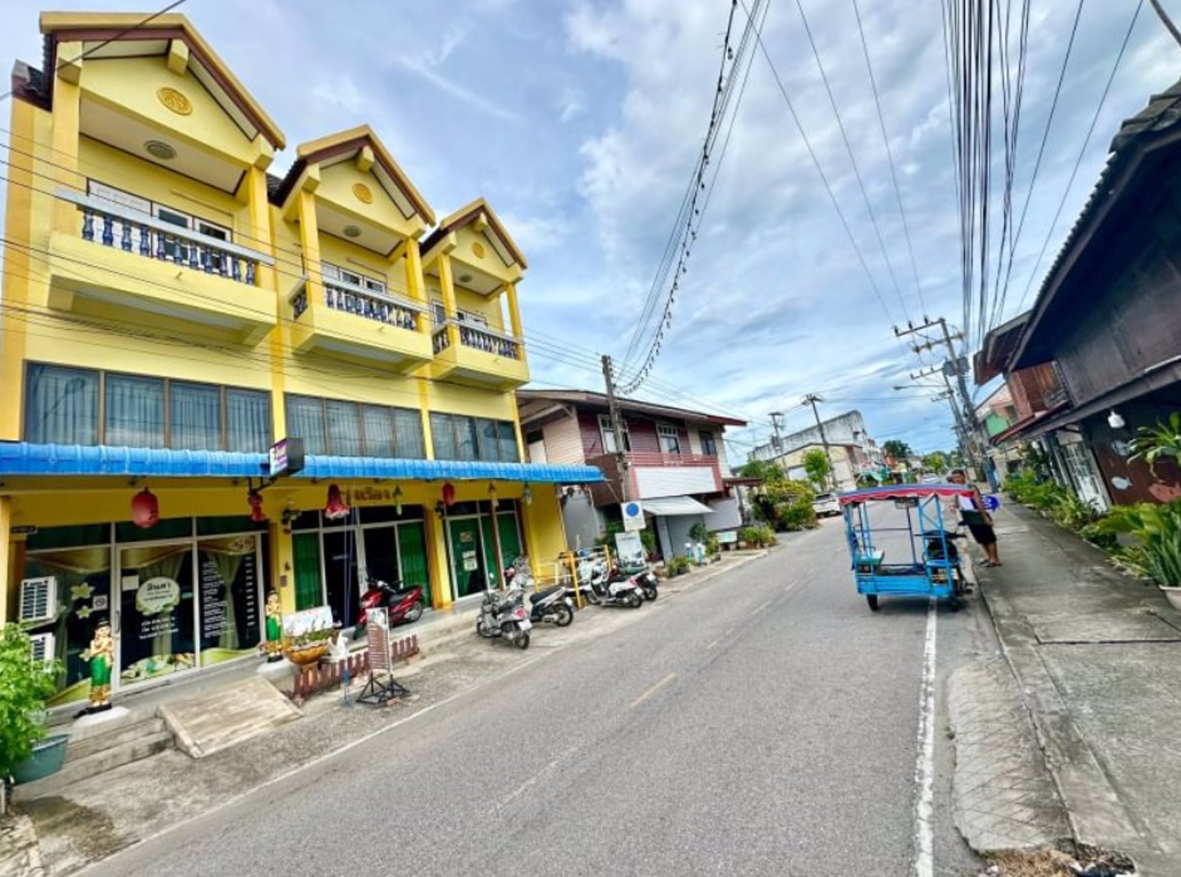 ขาย-ตึกแถว-3-ชั้น-3-คูหา-ทะเล-อ่าวประจวบ