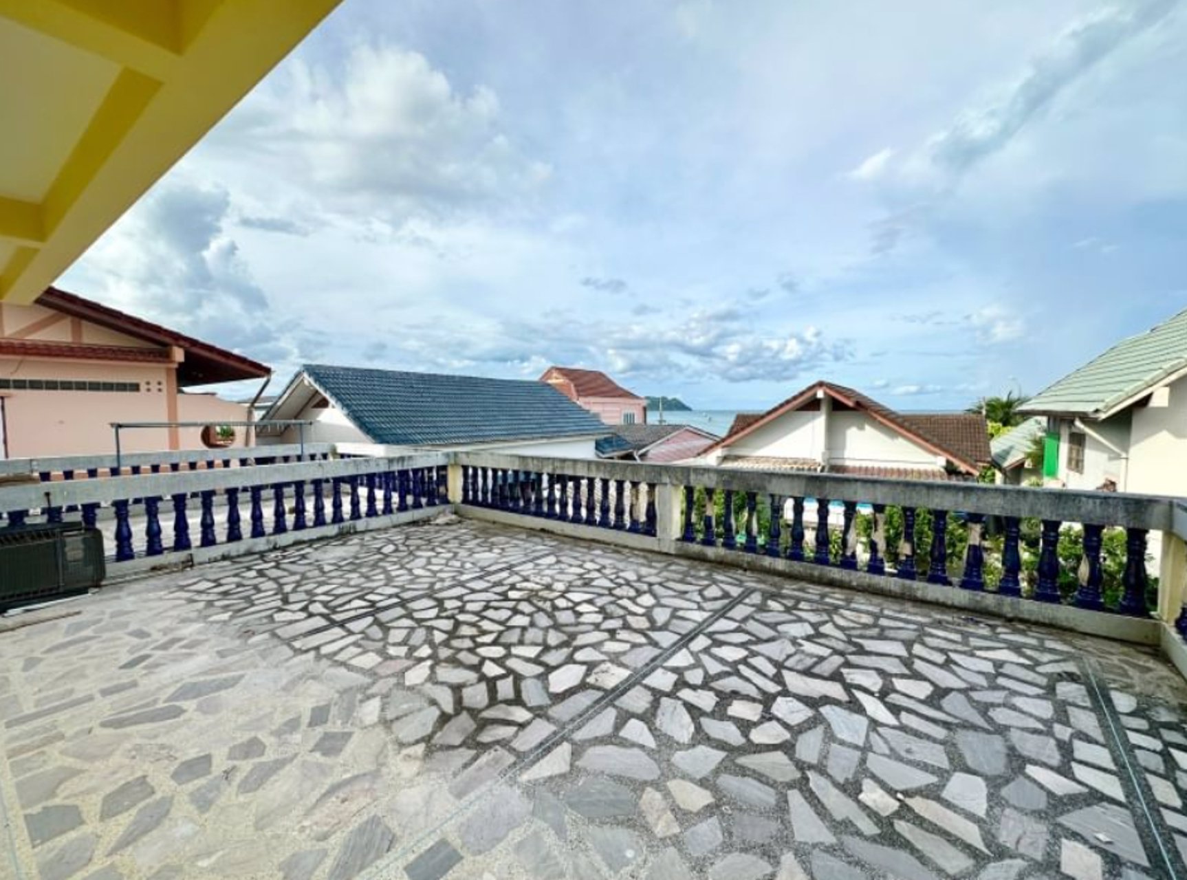 ขาย-ตึกแถว-3-ชั้น-3-คูหา-ทะเล-อ่าวประจวบ