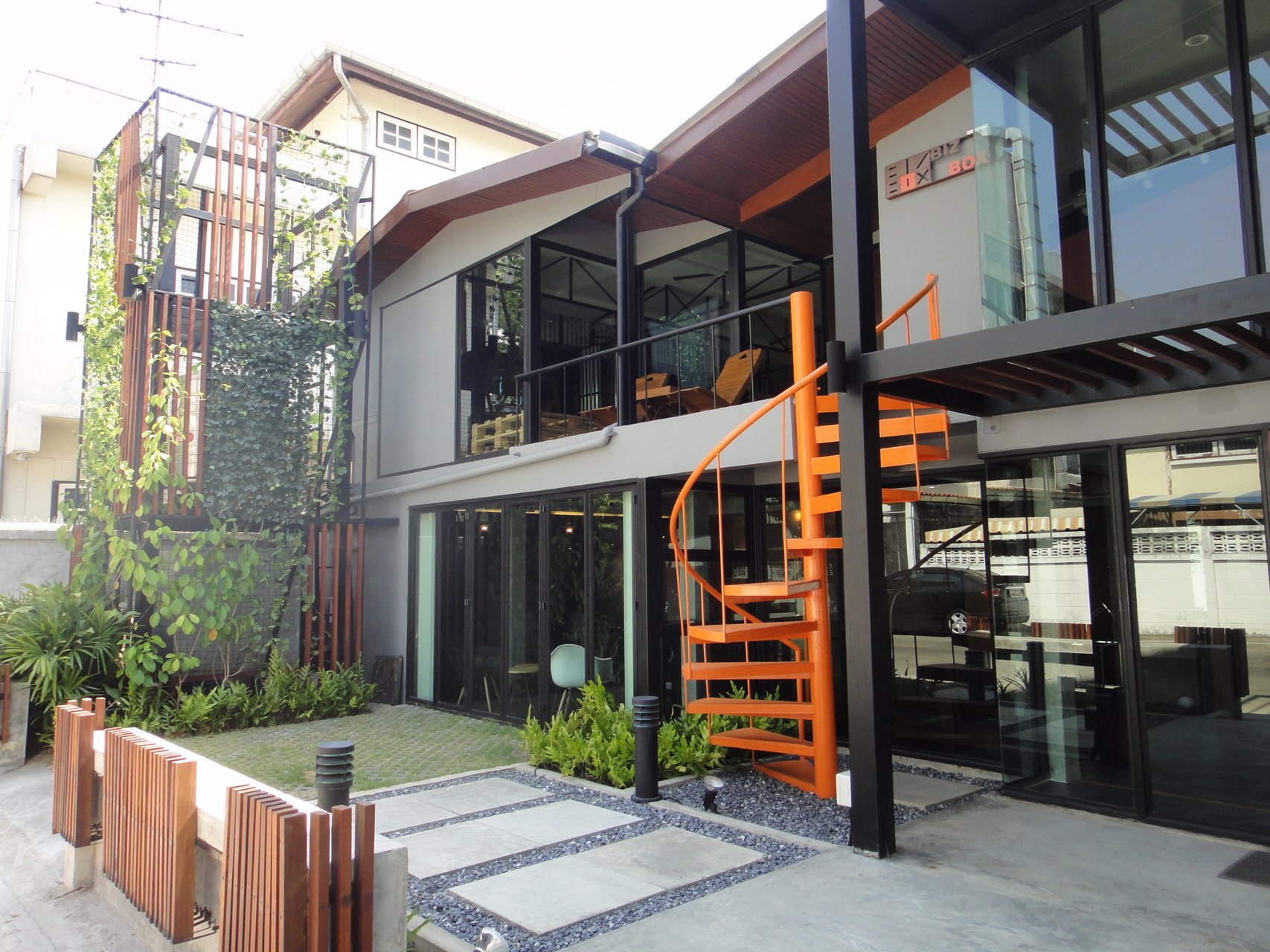 biz-box-office-สำนักงานให้เช่า-ซอยพระรามเก้า-51-ว่างห้องเดียวเท่านั้น-