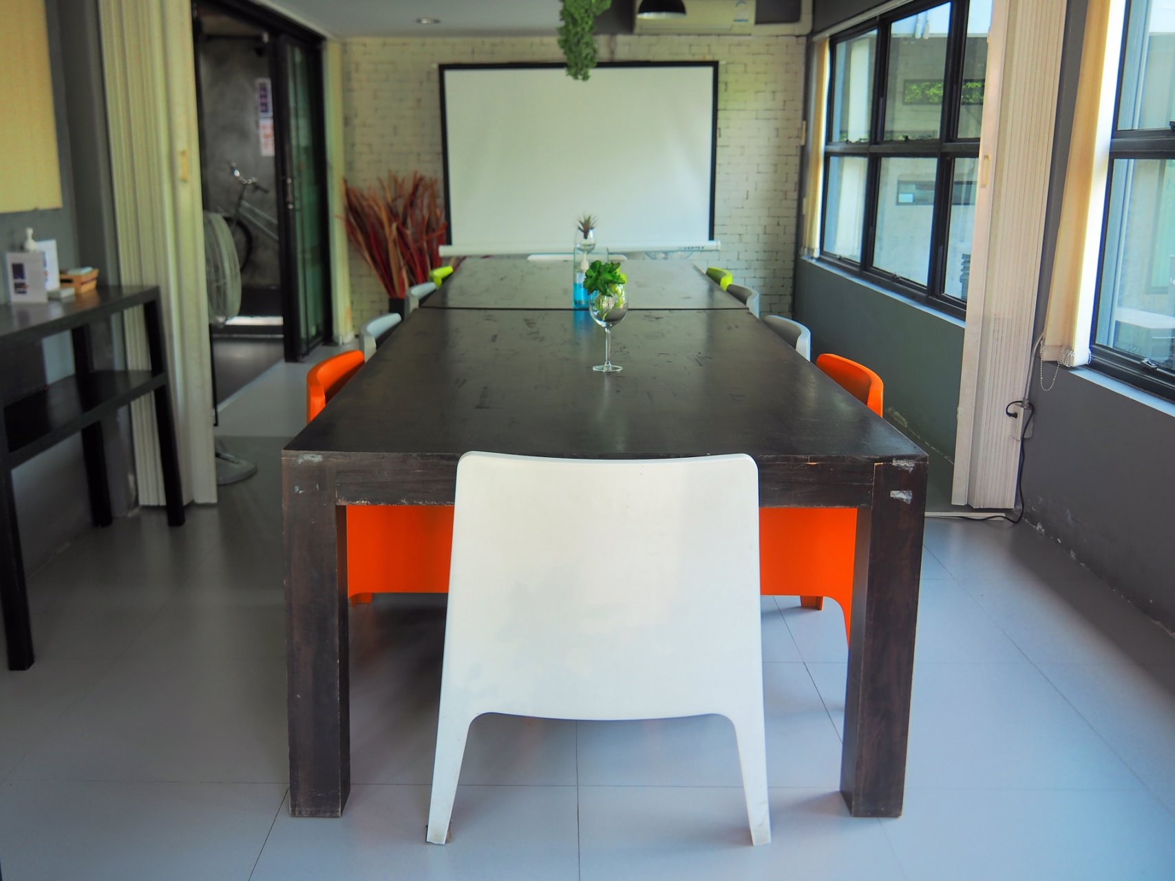 biz-box-office-สำนักงานให้เช่า-ซอยพระรามเก้า-51-ว่างห้องเดียวเท่านั้น-