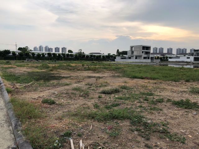 ที่ดินเปล่าจัดสรร-ติดทะเลสาป-ในเมืองทองธานี-แจ้งวัฒนะ-ทำเลดี-มีหลายแปลง