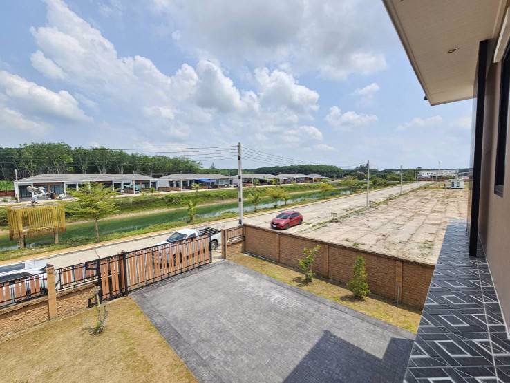 ขายบ้านเดี่ยว-2-ชั้น-โครงการ-วิว-ฐานทรัพย์แลนด์-ชุมแสง-วังจันทร์