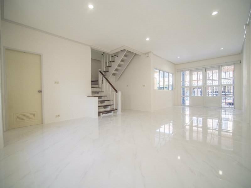 ขายทาวน์เฮ้าส์-ตกแต่งใหม่สวย-พร้อมอยู่-หมู่บ้านบุศรินทร์​-บ้านกล้วย-ไทรน้อย-บางบัวทอง-ใกล้ตลาดนัดมนว