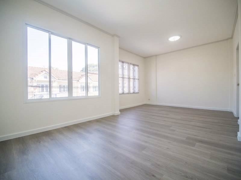 ขายทาวน์เฮ้าส์-ตกแต่งใหม่สวย-พร้อมอยู่-หมู่บ้านบุศรินทร์​-บ้านกล้วย-ไทรน้อย-บางบัวทอง-ใกล้ตลาดนัดมนว