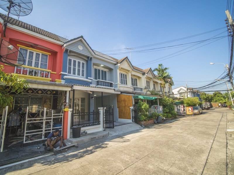 ขายทาวน์เฮ้าส์-ตกแต่งใหม่สวย-พร้อมอยู่-หมู่บ้านบุศรินทร์​-บ้านกล้วย-ไทรน้อย-บางบัวทอง-ใกล้ตลาดนัดมนว