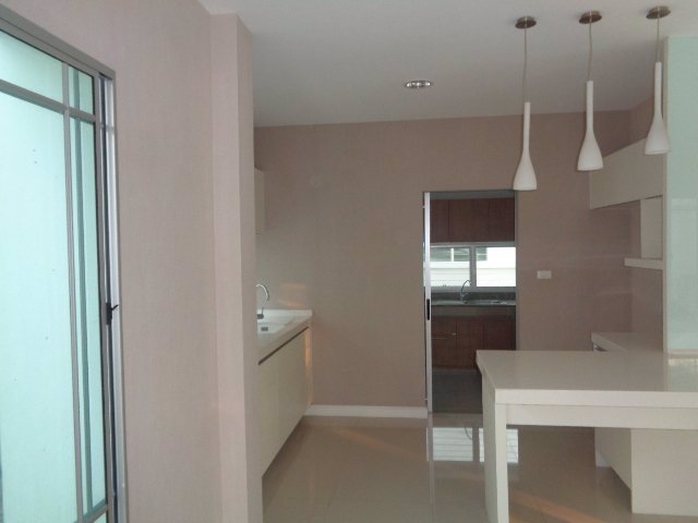 บ้านเดี่ยว-หลังมุม-มัณฑนา-แจ้งวัฒนะ-ราชพฤกษ์-ถชัยพฤกษ์-แลนด์แอนด์เฮ้าส์-612ตรวใกล้ปากเกร็ด-เซ็นทร