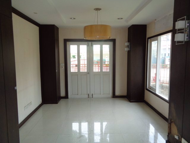 ขายบ้านเดี่ยว-มณีรินทร์พาร์ค-รัตนาธิเบศร์-ท่าอิฐ-นนทบุรี-641-ตรว-71ล้าน-ต่อรองได้-ใกล้รถไฟฟ้า