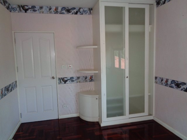 ขายบ้านเดี่ยว-มณีรินทร์พาร์ค-รัตนาธิเบศร์-ท่าอิฐ-นนทบุรี-641-ตรว-71ล้าน-ต่อรองได้-ใกล้รถไฟฟ้า