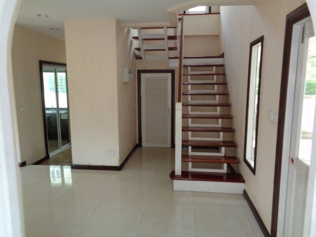 ขายบ้านเดี่ยว-มณีรินทร์พาร์ค-รัตนาธิเบศร์-ท่าอิฐ-นนทบุรี-641-ตรว-71ล้าน-ต่อรองได้-ใกล้รถไฟฟ้า