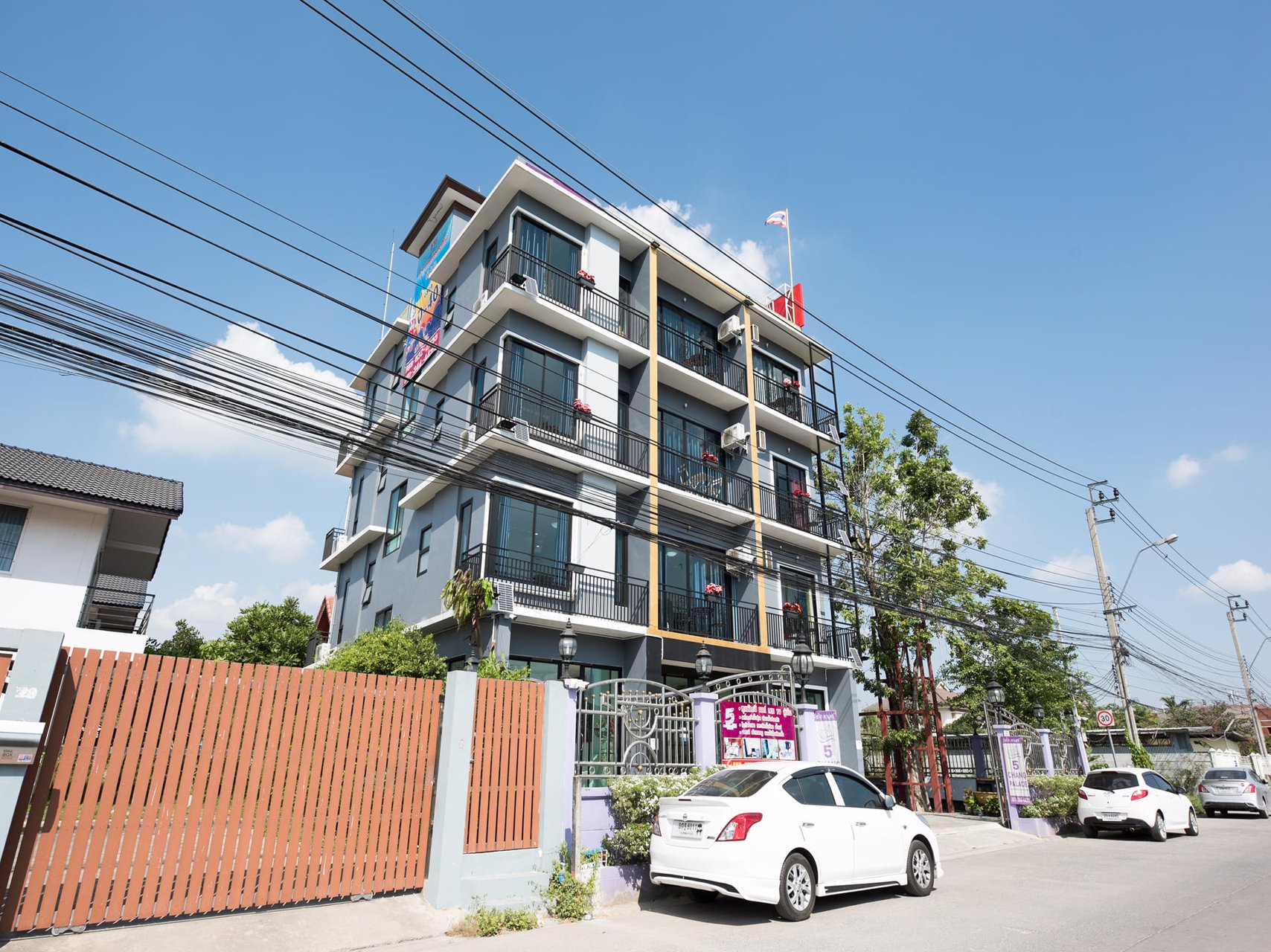 ขายทาวน์โฮม-4-ชั้น-ดาดฟ้า-มีลูกค้าเช่ารายเดือนเต็มทุกห้อง