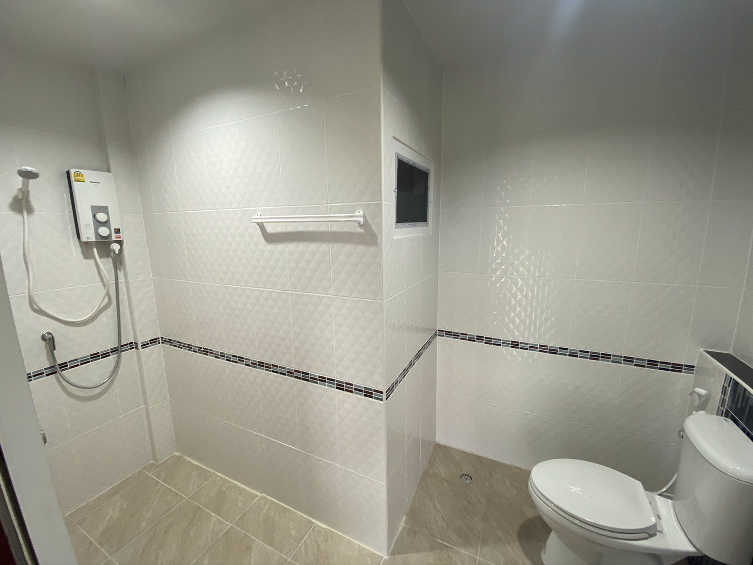 ขายบ้านใหม่สไตล์โมเดิร์น-เริ่มต้น-169-ลบ-ฟรี-ดาวน์-0-บาท-จองเพียง-5000-ผ่านเริ่มผ่อนได้เล