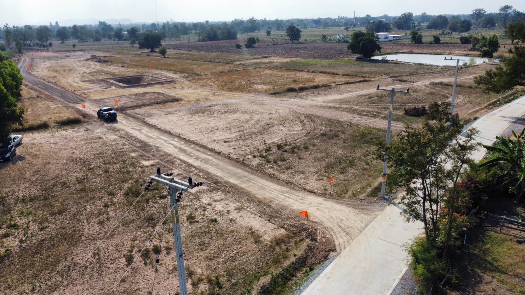 ที่ดินทำเลทอง-ติดถนนคอนกรีต-อดอนเจดีย์-จสุพรรณบุรี