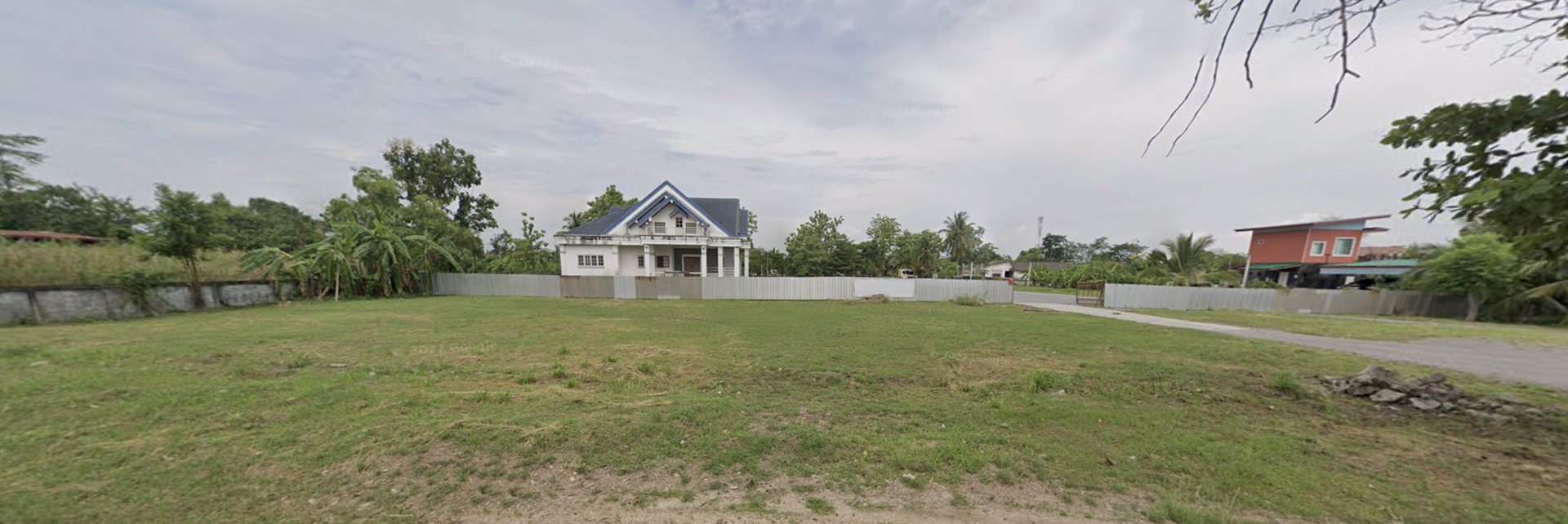 ขายที่ดินทำเลทอง-พร้อมบ้าน1หลัง-เนื้อที่-7ไร่-92-ตรว