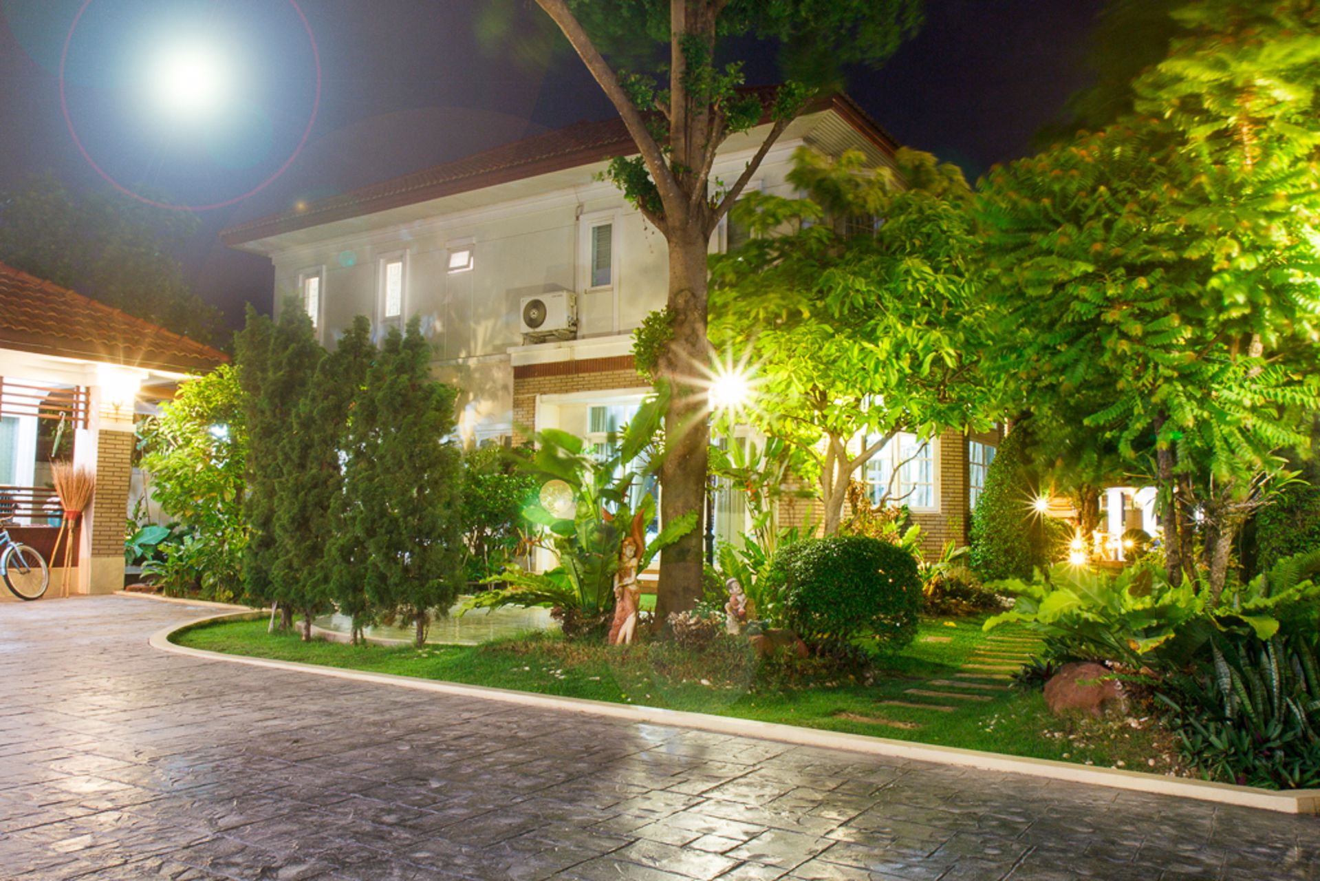 บ้านหรู-เดอวิลล์-ศรีนครินทร์-de-ville-srinakarin-พร้อมสระว่ายน้ำส่วนตัว