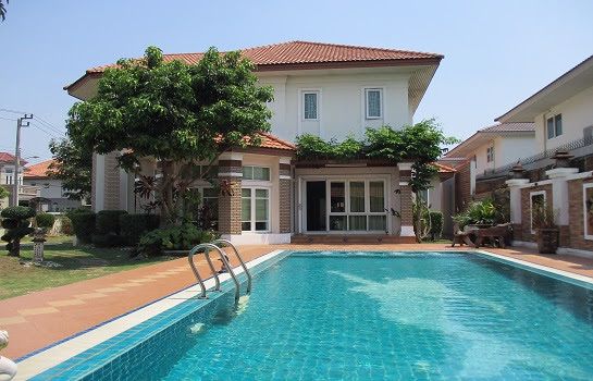 บ้านหรู-เดอวิลล์-ศรีนครินทร์-de-ville-srinakarin-พร้อมสระว่ายน้ำส่วนตัว