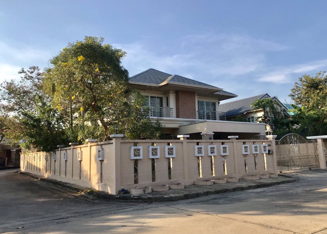 ขายบ้านเดี่ยว-ถนนบรมราชชนนี-หมู่บ้านสวนดอกไม้-บ้านสวนดอกไม้-บรมราชชนนี-บ้านแปลงมุม-1206-ตรว-5-นอน