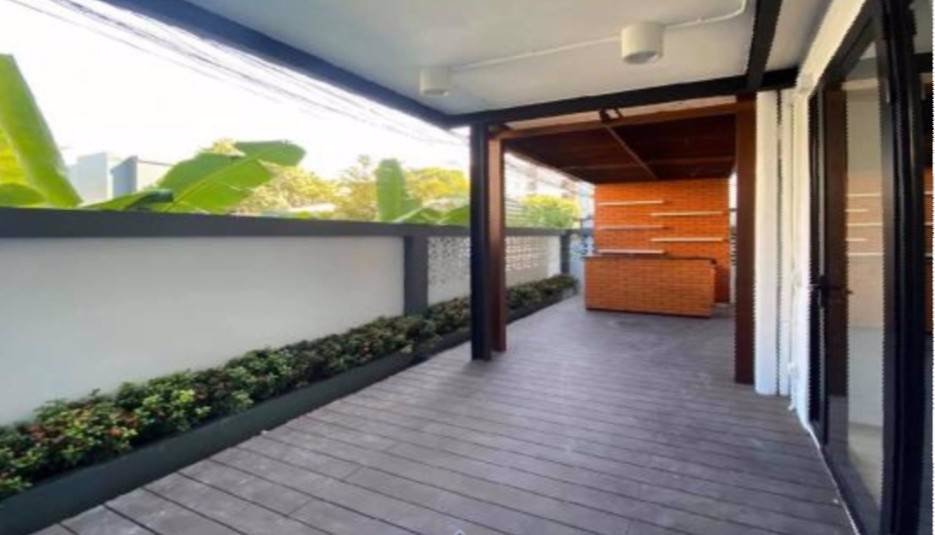 ให้เช่า-8-ชั้น-ตึกทำเลดีที่รัชดา-ติดถนนใหญ่-400-เมตร-จาก-mrt-สุทธิสาร