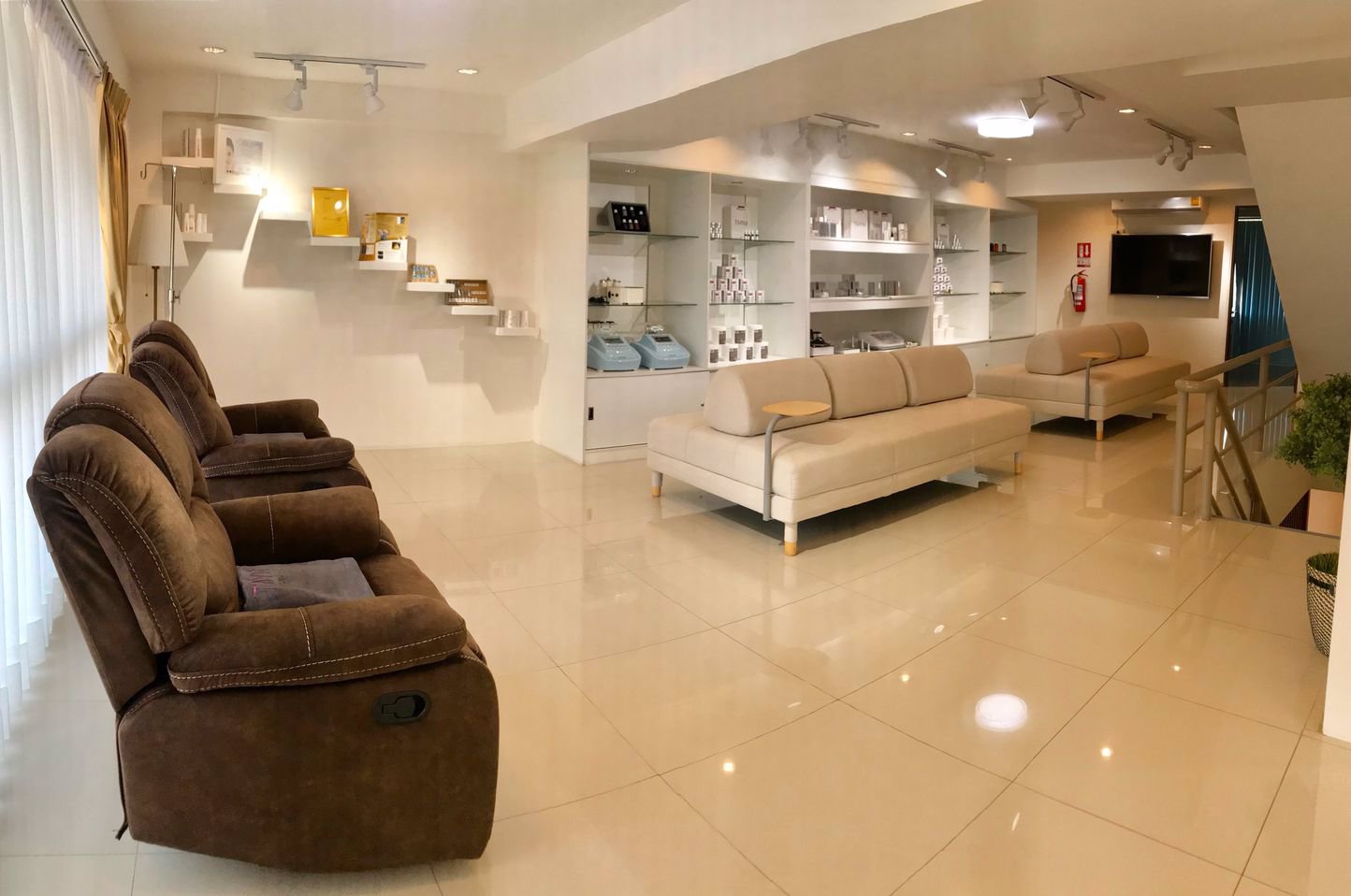 ให้เช่าอาคารพาณิชย์-5-ชั้น-2-คูหา-ถนนรัชดาภิเษก-ติด-mrt-รัชดาภิเษก