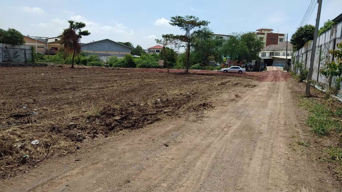 ที่ดินเปล่าให้เช่าถมแล้ว-อยู่ซอยประชาอุทิศ-90-อยู่หลังการเคหะ-