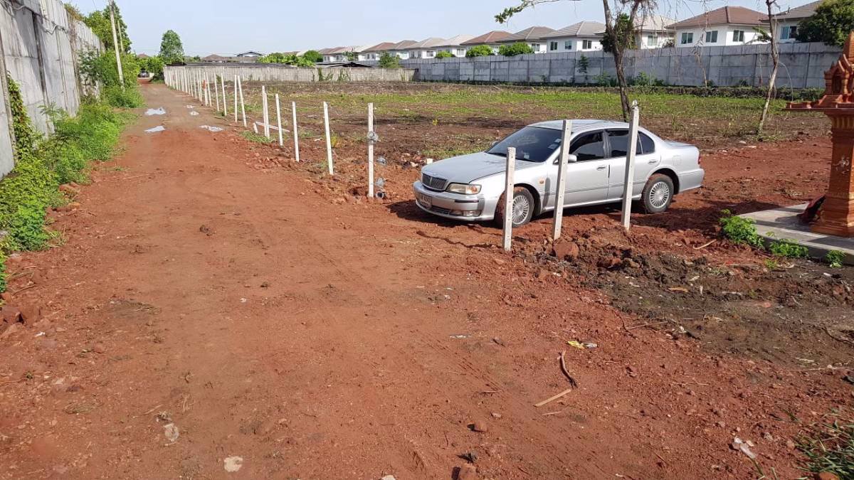 ที่ดินเปล่าให้เช่าถมแล้ว-อยู่ซอยประชาอุทิศ-90-อยู่หลังการเคหะ-