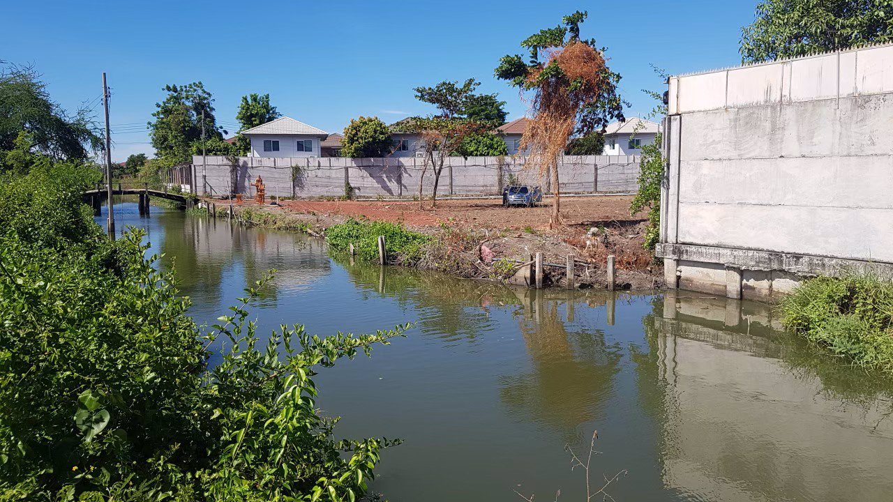 ที่ดินเปล่าให้เช่าถมแล้ว-อยู่ซอยประชาอุทิศ-90-อยู่หลังการเคหะ-