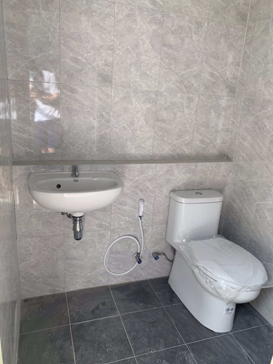 ให้เช่าอาคารชั้นเดียว-สร้างใหม่-พร้อมห้องน้ำในตัว-ติดถนนสุขาภิบาล-5-รามอินทรา-39-เพียง-7-ยูนิต