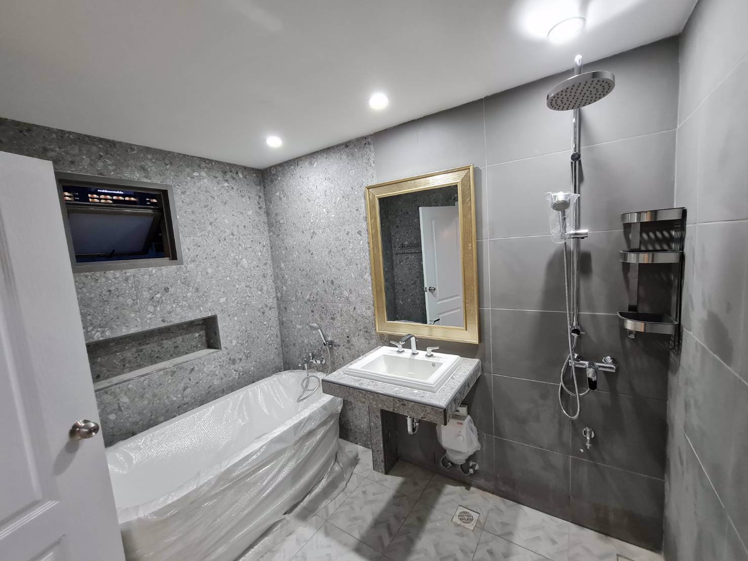 บ้านเดี่ยว-3-ชั้น-สร้างเอง-บนเนื้อที่-59-ตรว-ลาดพร้าว-ซอย-1-หรู-โอ่อ่า