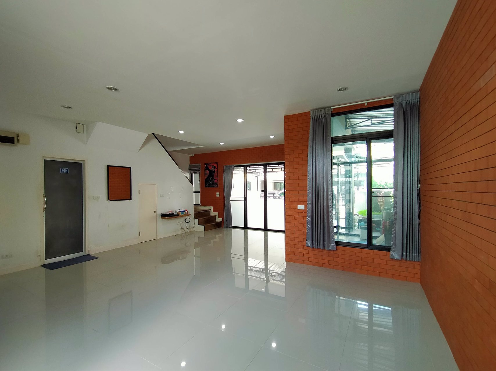 บ้านขนาดกลาง-ผ่อนสบายๆ-ติดถนนราชพฤกษ์-ใกล้รถไฟฟ้าถึง-2-สถานี