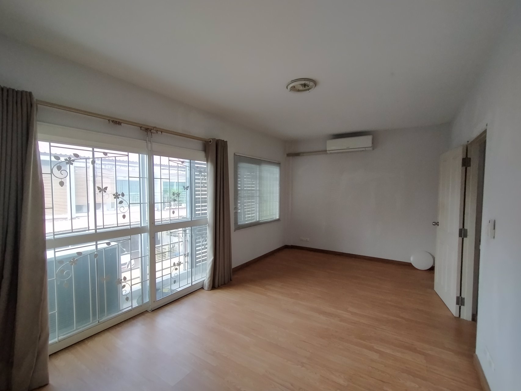 ทาวน์เฮ้าร์พื้นที่กว้าง-หลังมุม-โครงการติดถนนใหญ่-the-trust-town-ราชพฤกษ์-รัตนาธิเบศร์