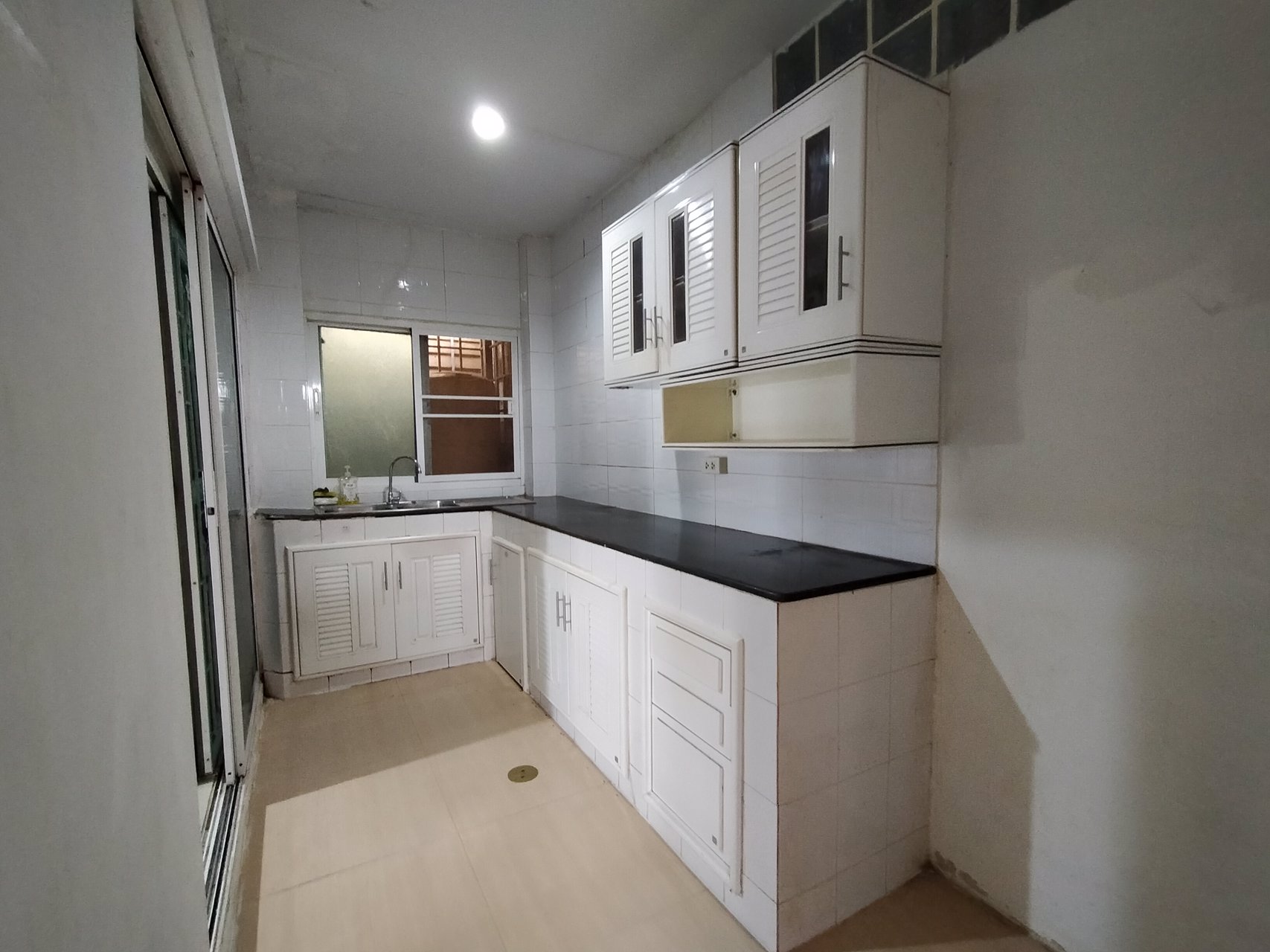 ทาวน์เฮ้าร์พื้นที่กว้าง-หลังมุม-โครงการติดถนนใหญ่-the-trust-town-ราชพฤกษ์-รัตนาธิเบศร์