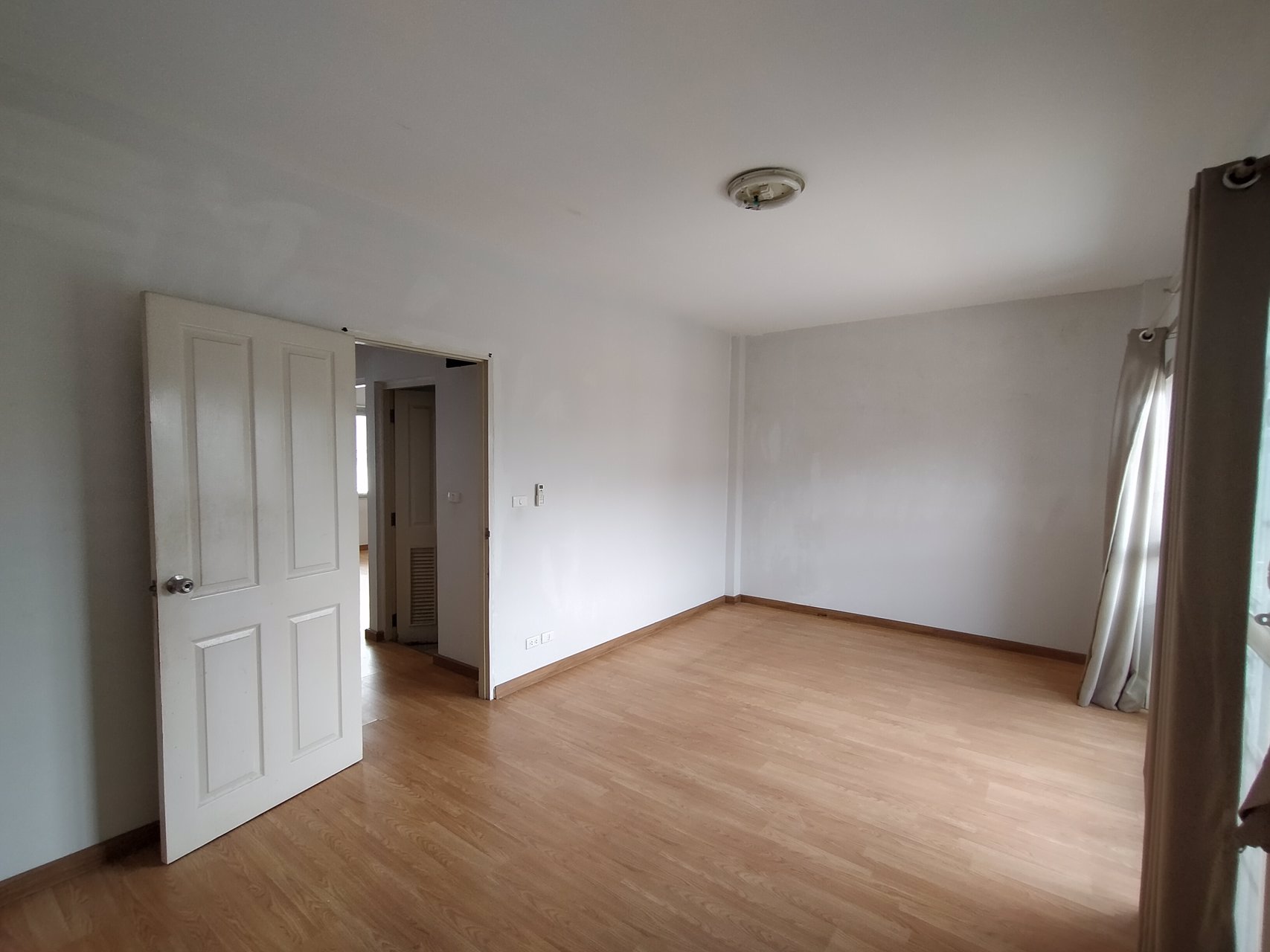 ทาวน์เฮ้าร์พื้นที่กว้าง-หลังมุม-โครงการติดถนนใหญ่-the-trust-town-ราชพฤกษ์-รัตนาธิเบศร์