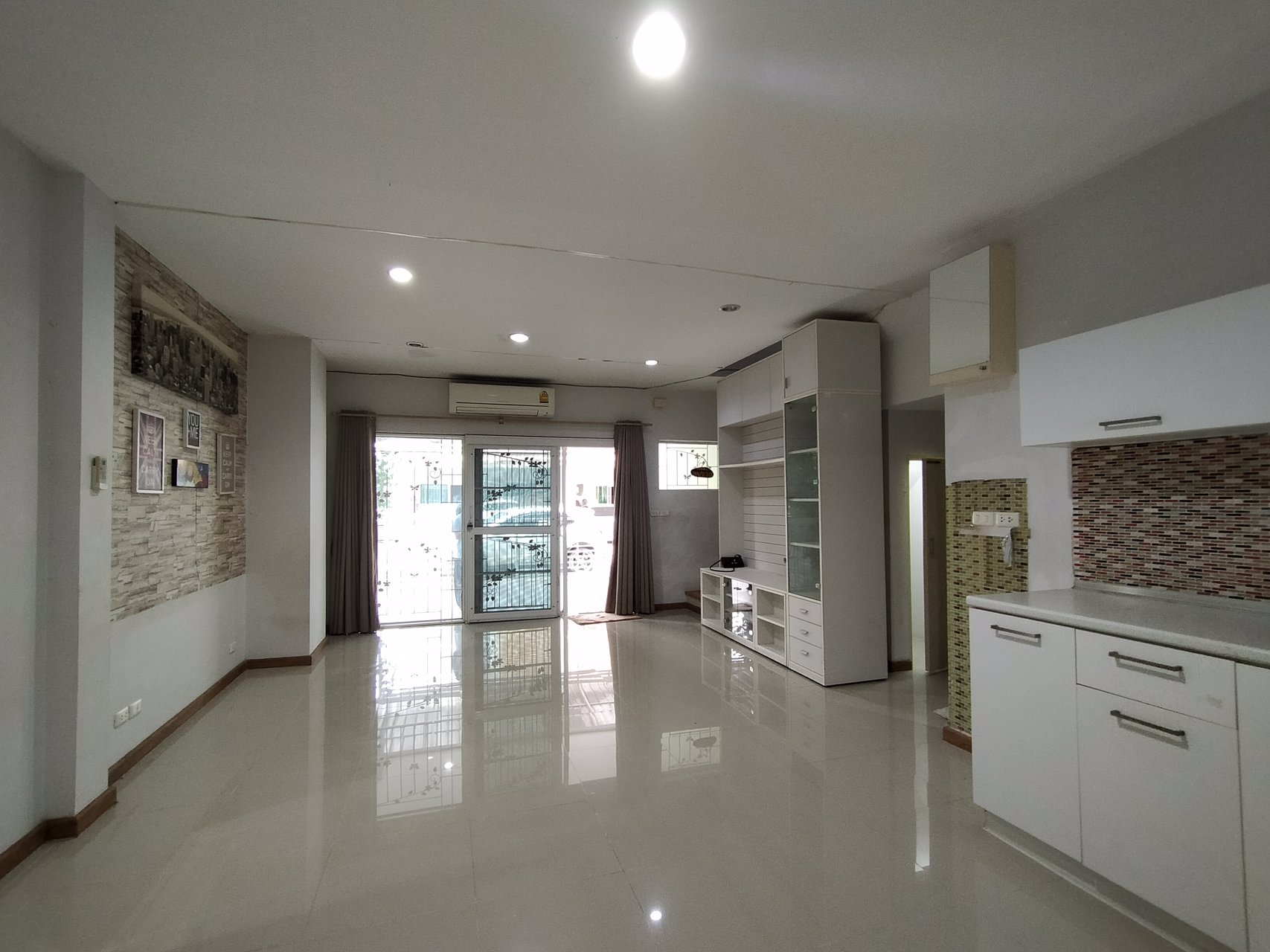 ทาวน์เฮ้าร์พื้นที่กว้าง-หลังมุม-โครงการติดถนนใหญ่-the-trust-town-ราชพฤกษ์-รัตนาธิเบศร์