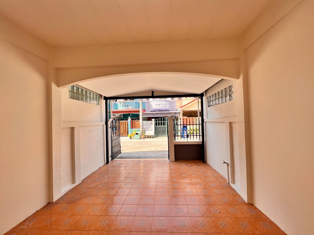 ขาย-ทาวน์โฮม-ราคาดี-ถูกที่สุดในย่านนี้-กับ-พื้นที่ใช้สอย-และทำเลนี้