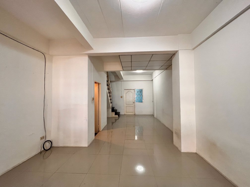 ขาย-ทาวน์โฮม-ราคาดี-ถูกที่สุดในย่านนี้-กับ-พื้นที่ใช้สอย-และทำเลนี้