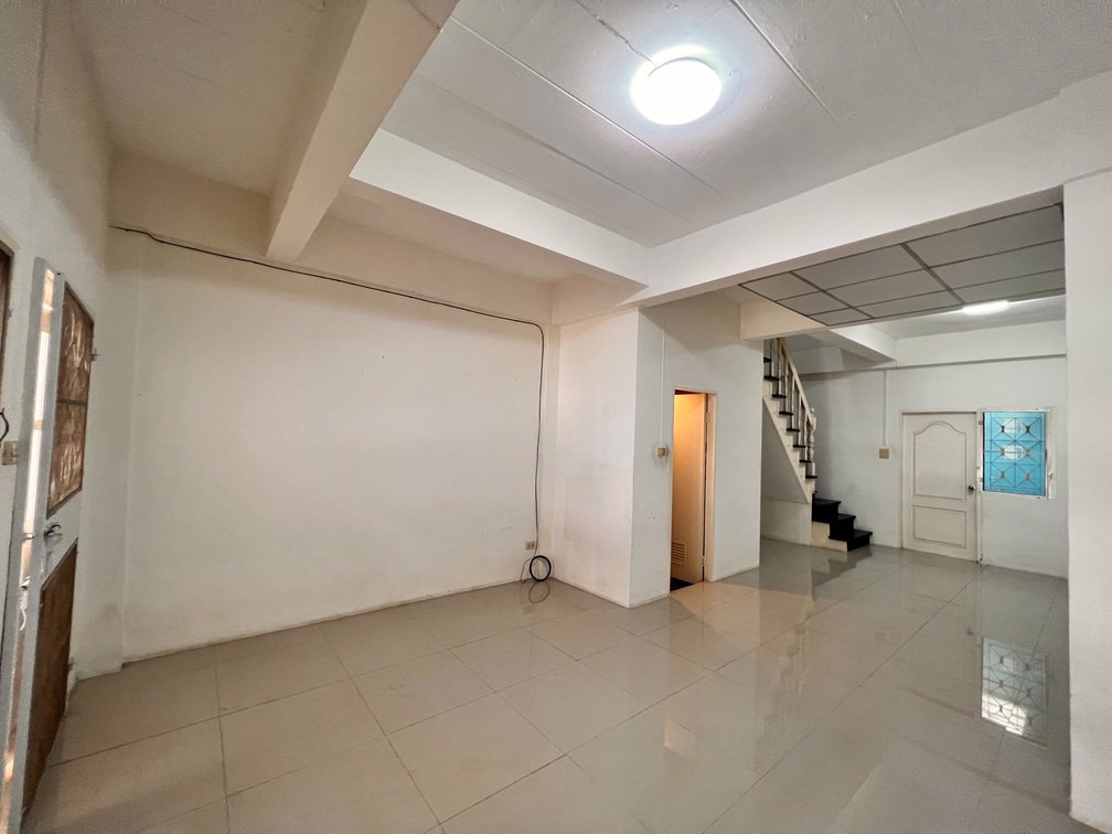 ขาย-ทาวน์โฮม-ราคาดี-ถูกที่สุดในย่านนี้-กับ-พื้นที่ใช้สอย-และทำเลนี้