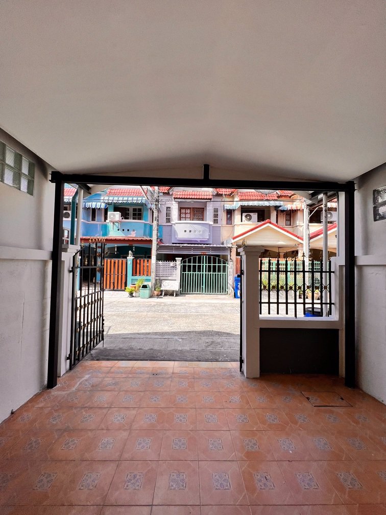 ขาย-ทาวน์โฮม-ราคาดี-ถูกที่สุดในย่านนี้-กับ-พื้นที่ใช้สอย-และทำเลนี้