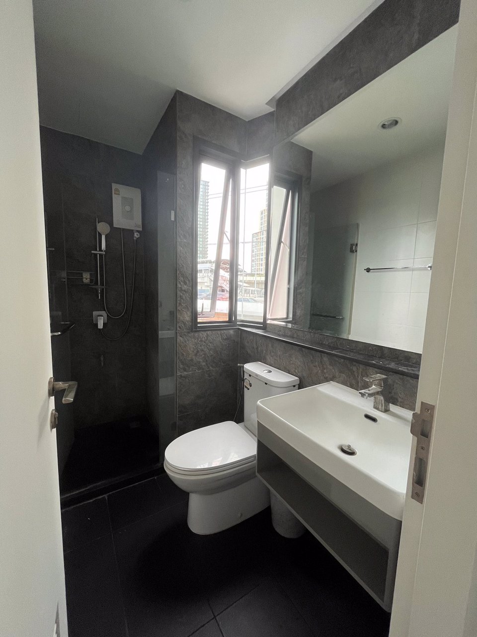 ขาย-zelle-plus-talat-phlu-ห้องมุม-เจ้าของขายเอง-ติดรถไฟฟ้า