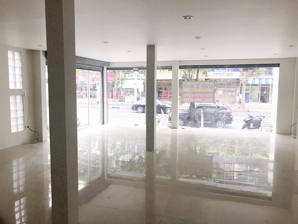 ขายอาคารพาณิชย์-3-ชั้น-2-คูหาติดกัน-ติดถนนจันทน์-สาทร-ห้องมุม-ปรับปรุงใหม่-ทำเลดีเยี่ยม