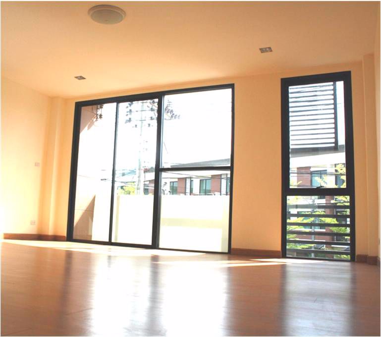 ทาวน์โฮม-3-ชั้นในเมืองภูเก็ต-เช่า-ด่วน-home-office-3rd-floor-for-rent-